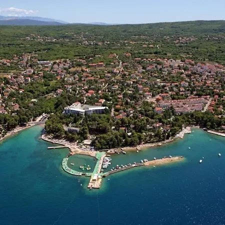 Lily-close To The Apartament Vantacici