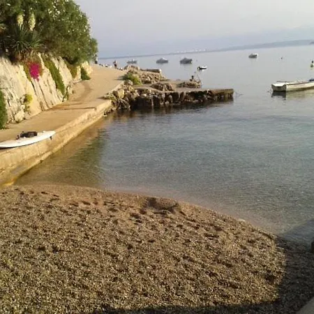 Lily-close To The Apartament Vantacici