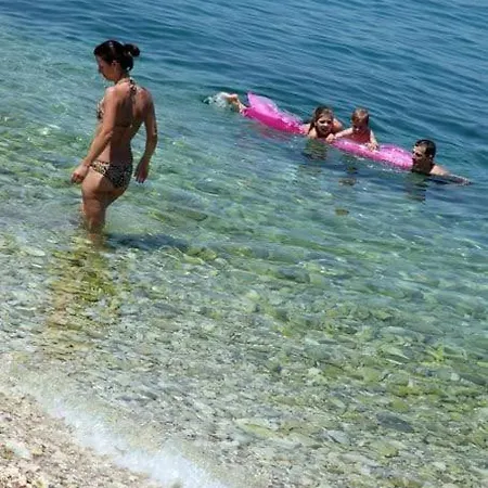 Lily-close To The Apartament